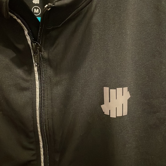 Men’s Undefeated jacket - Picture 3 of 5